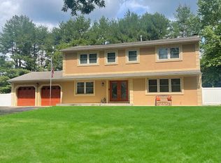 2 Sunnybrook Dr, Freehold, NJ 07728