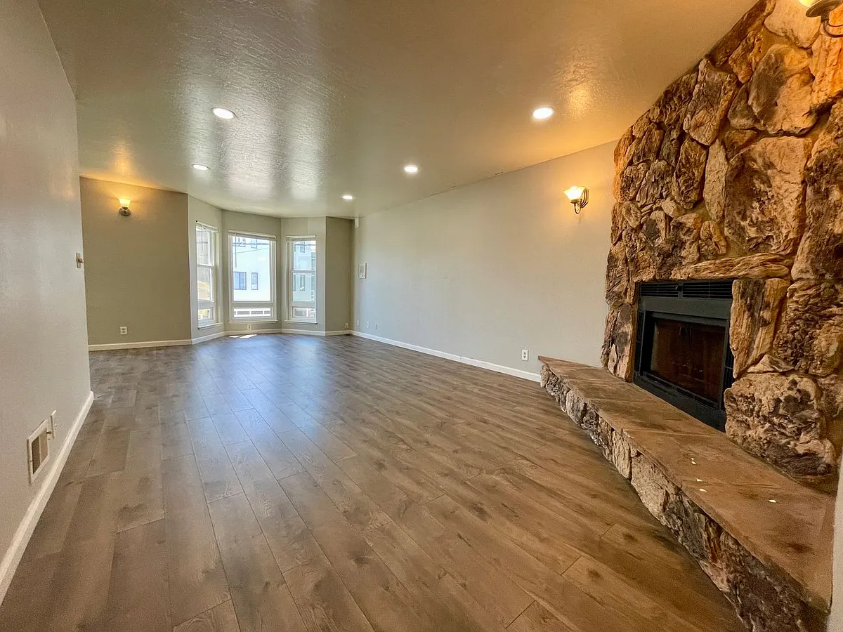 Building Photo - 538-540 36th Ave #1104R