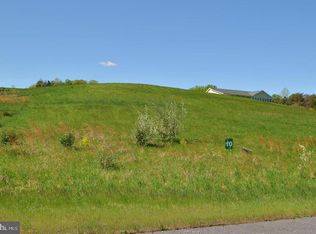 10 Earhart Ct SW, Petersburg, WV 26847