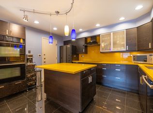 8161 Niles Center Rd APT 2A, Skokie, IL 60077