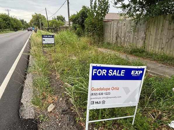 3726 Parker Rd, Houston, TX 77093