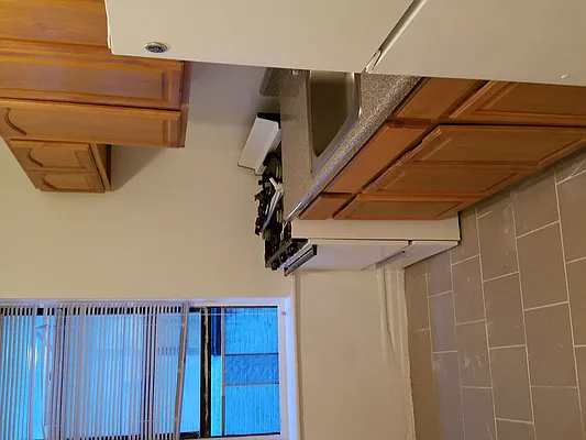 Rented by Max & Associates Realty Corp | media 6