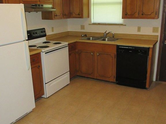 4th image of 440 NE Park Ln APT A