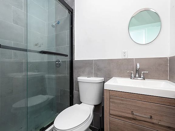 5th image of 69 Lewis Ave #3