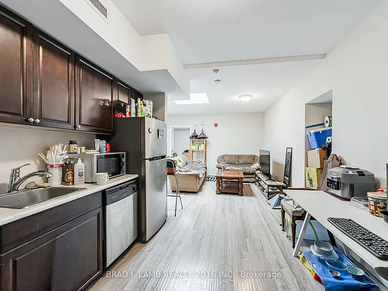 2904 A Danforth Ave #3 — Photo 7