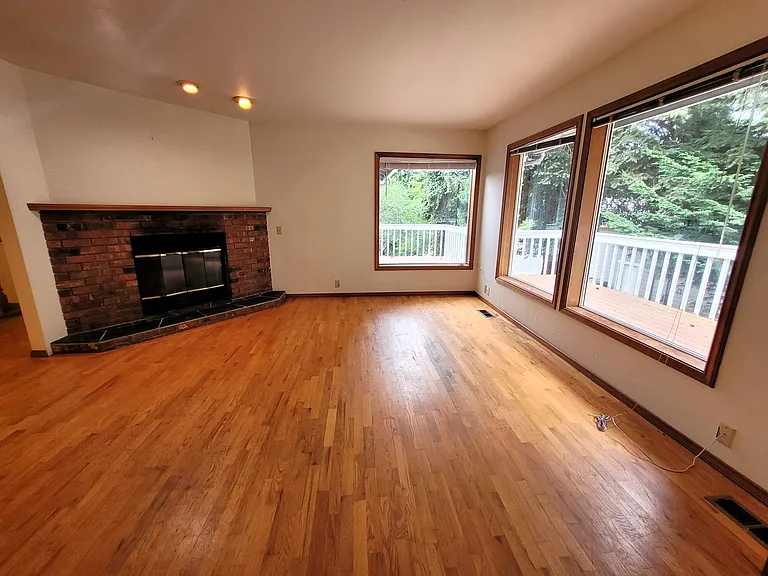3320 Allen Ave — Photo 6