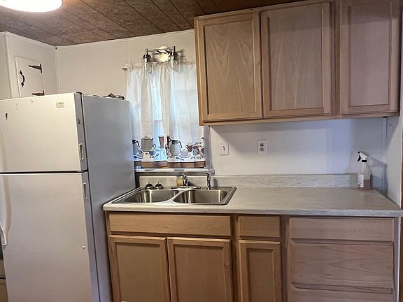 4th image of 506 W State St