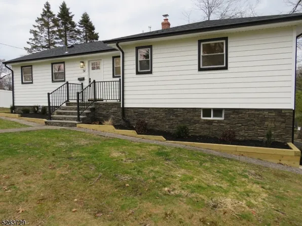 74 Degroff Pl, Park Ridge Boro, NJ 07656