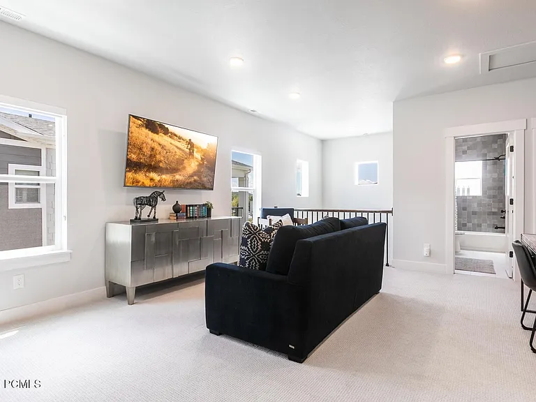 6518 Purple Poppy Ln — Photo 40