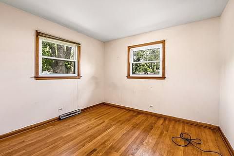 2nd image of 15528 Woodlawn East Ave
