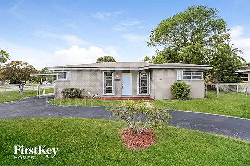 1565 NW 6th Ave Photo 1