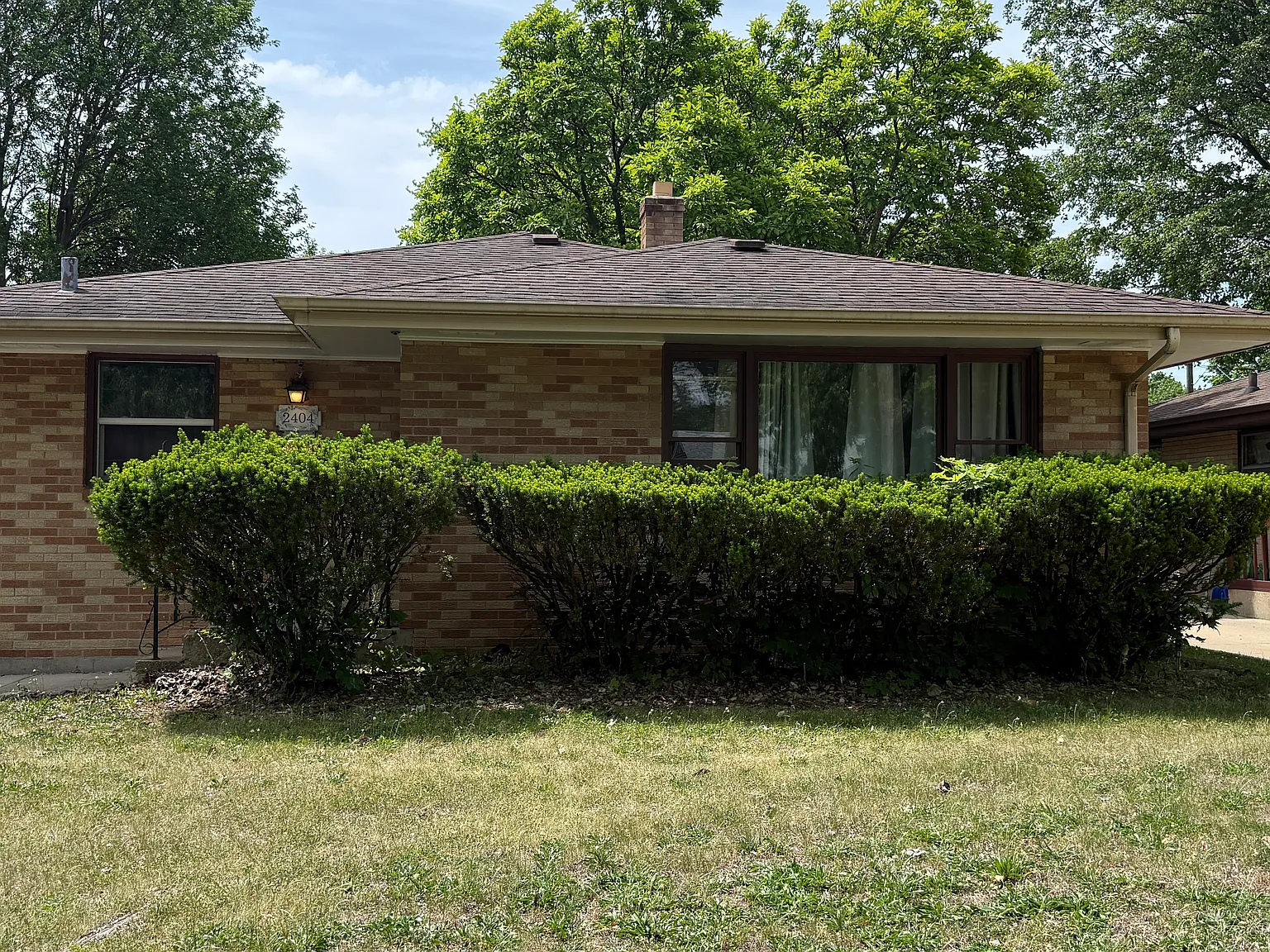 4 bed, 1037 sqft, $2,200 — Photo 2