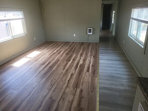 4th image of 3263 Comber Ct NE