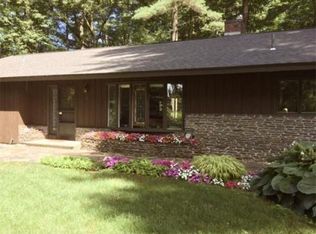 15 Frost Ln, Hadley, MA 01035