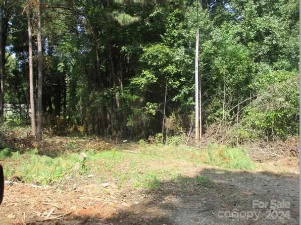 115 Woodberry Dr, Cherryville, NC 28021