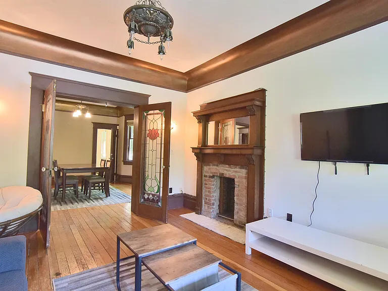 1517 Comox St #1 — Photo 7