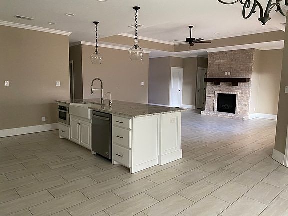 5th image of 1200 Desert Rose Dr
