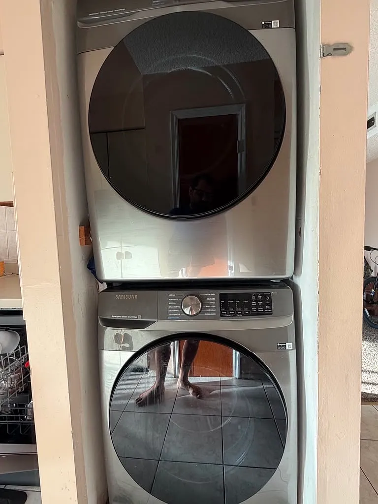 2 bed, 1200 sqft, $2,500 — Photo 1