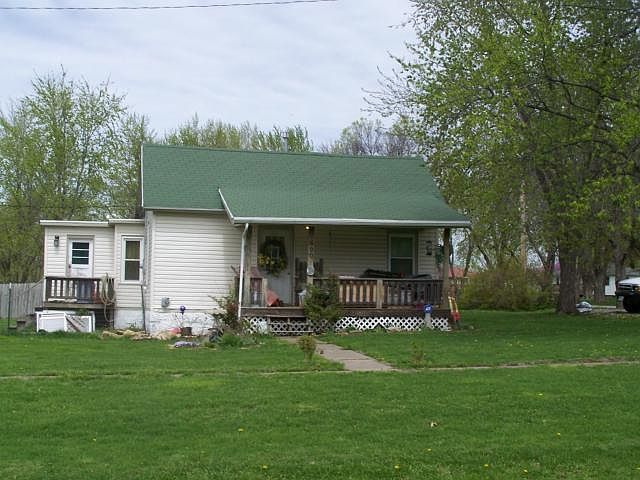 2nd image of 600 Cedar St