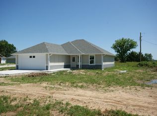 603 32nd Street Pl, Baxter Springs, KS 66713