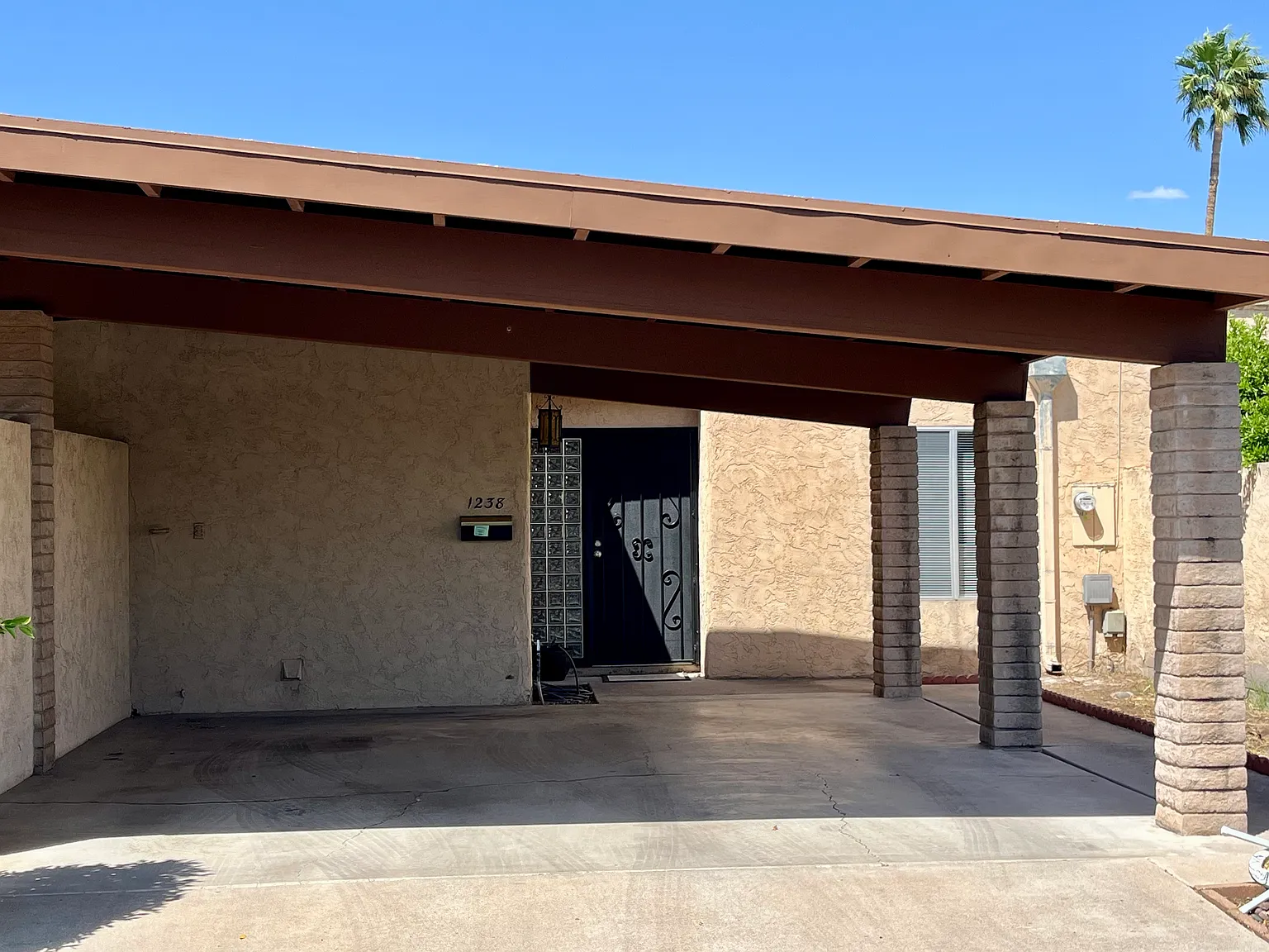 1238 E Avenida Hermosa — Photo 2