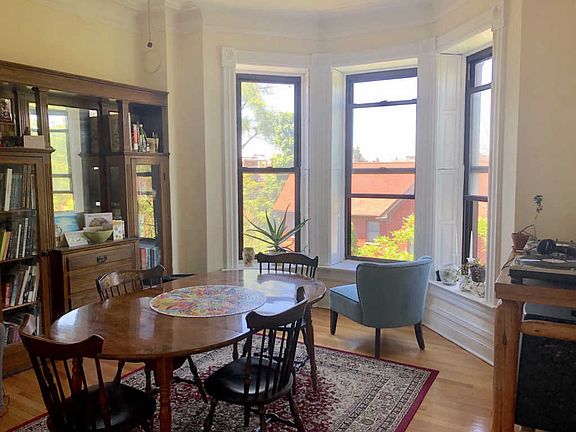 5th image of 1456 N Leavitt St APT 3