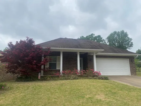 1303 Emily Ct, Nacogdoches, TX 75964