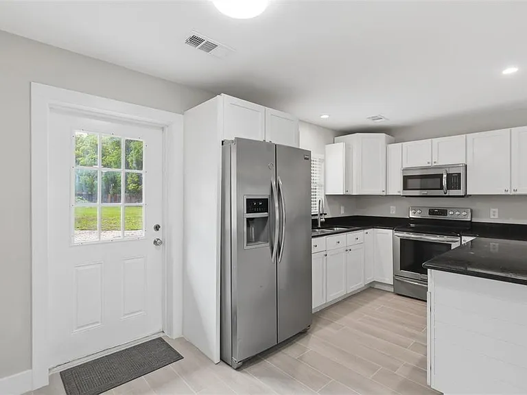 550 E Minnesota Ave — Photo 34
