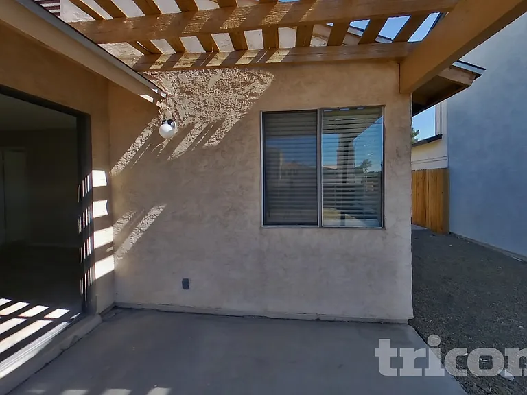 5429 Requa Ave — Photo 14