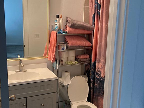 3rd image of 831 W Beaver Creek Blvd #4