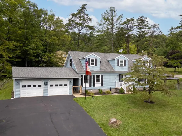 20 Woodland Dr, Lock Haven, PA 17745