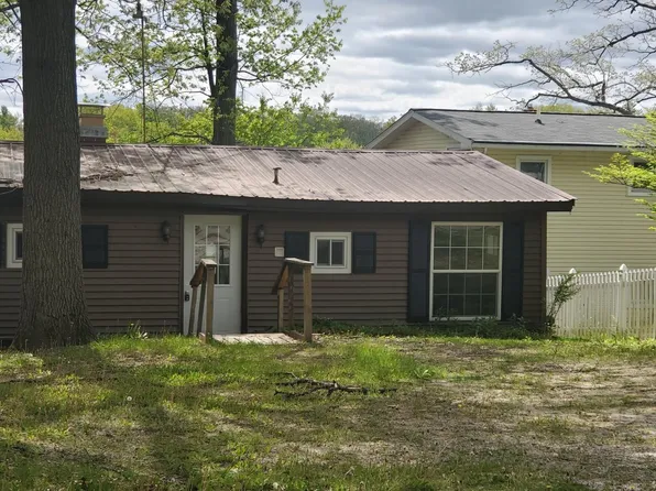 1361 N Crooked Lake Dr, Lake, MI 48632