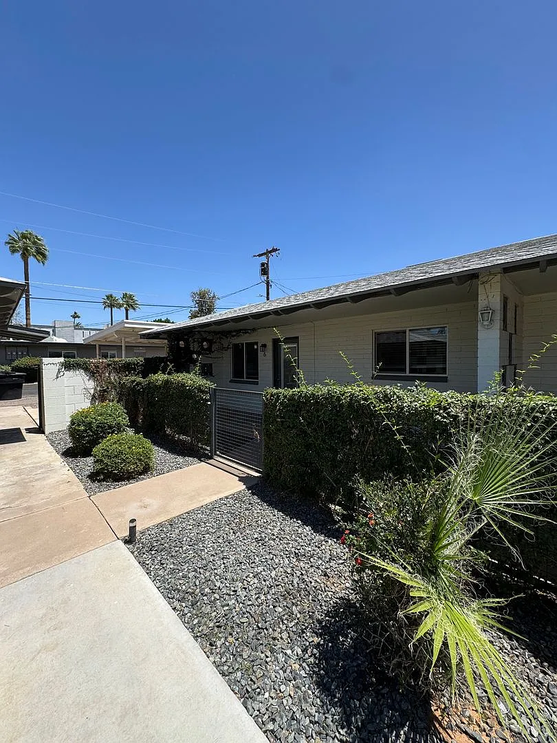 3526 E Montecito Ave — Photo 4