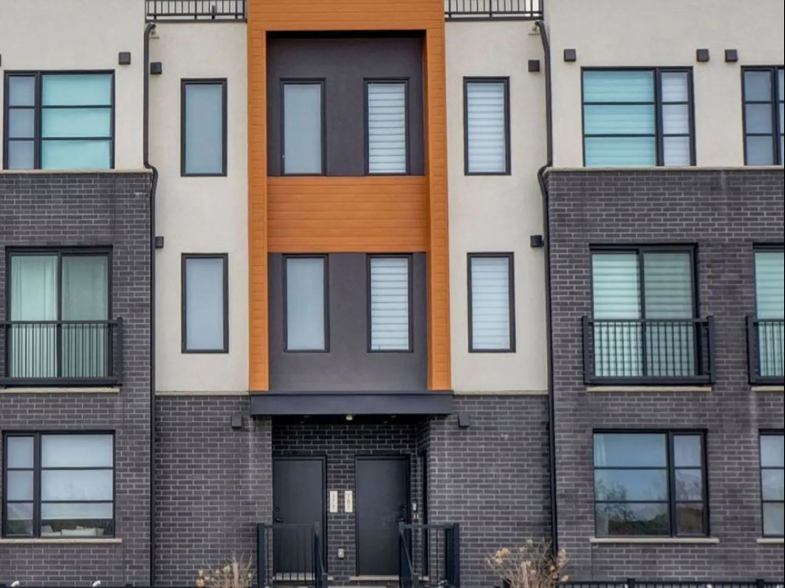 2 bed, $2,100 — Photo 1