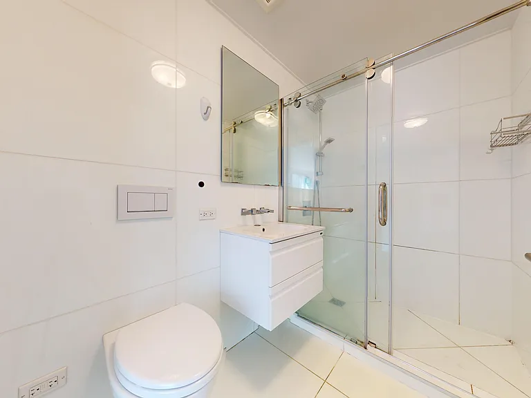 237 E 34th St #1901 — Photo 18