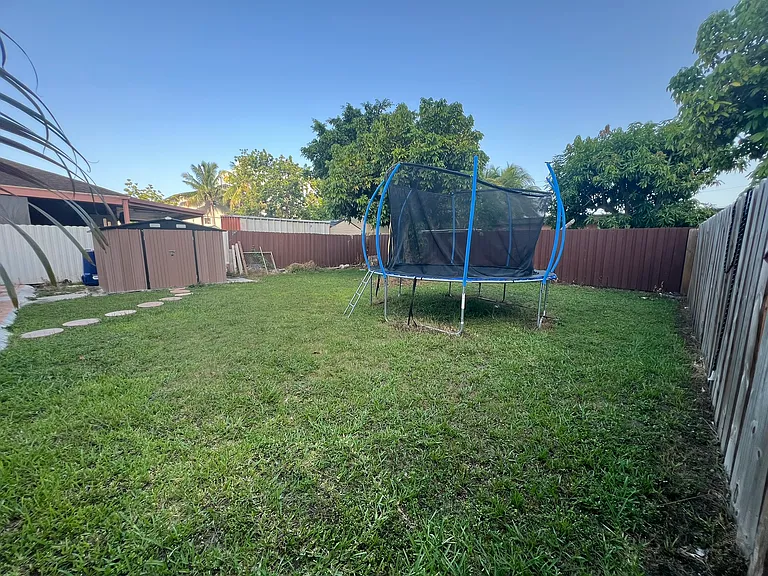 10850 SW 3rd St — Photo 26