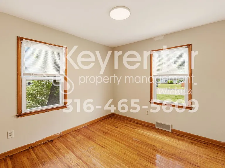 2060 S Euclid St — Photo 18
