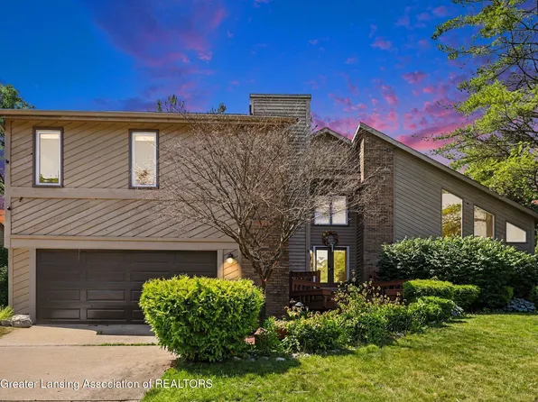 1403 Fairoaks Ct, East Lansing, MI 48823
