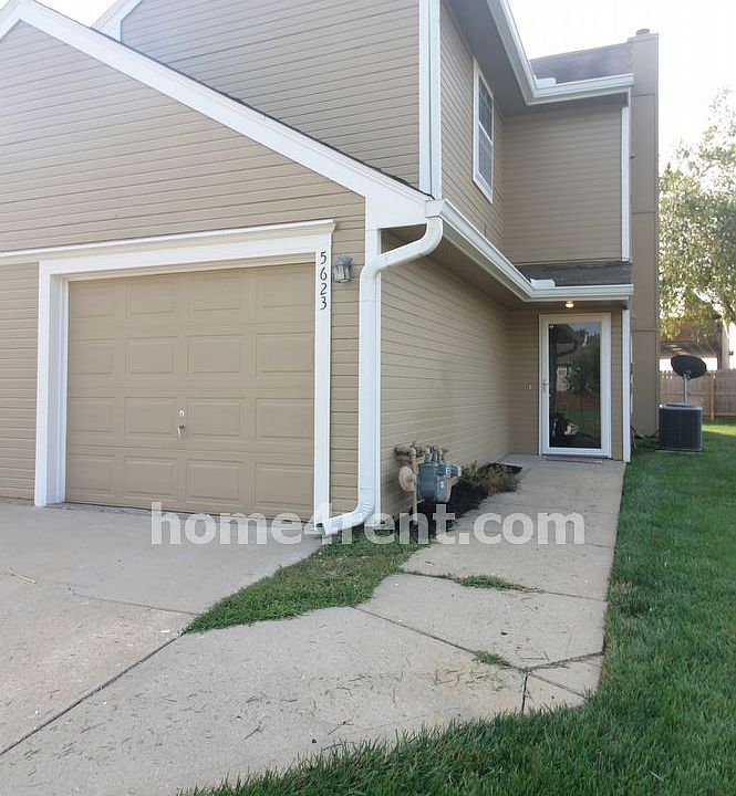 1st image of 5623 NW 66th Ter