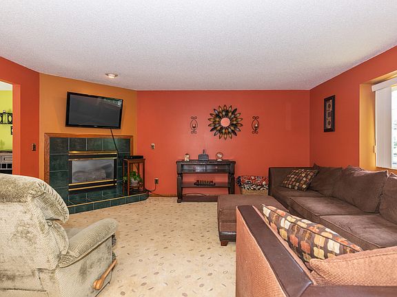 5th image of 33222 Louise Ave