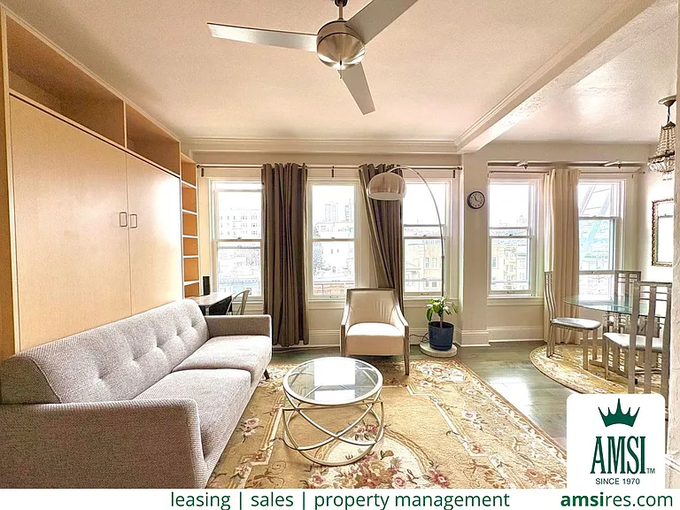 2415 Van Ness Ave #502 — Photo 1