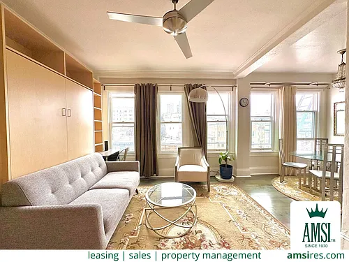 2415 Van Ness Ave #502 Photo 1