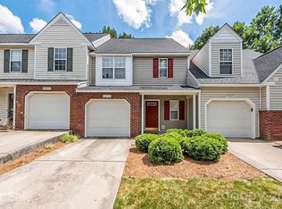 10048 University Park Ln, Charlotte, NC 28213