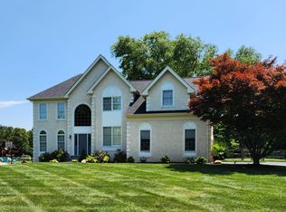 18 W Periwinkle Ln, Newark, DE 19711