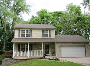 9777 N Holy Cross Rd, Fairview Heights, IL 62208