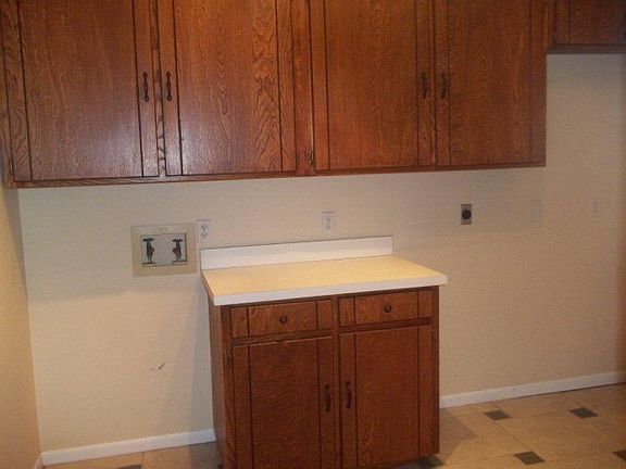 4th image of 135 W Grand Oaks Dr