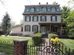 204 Broad St, Riverton, NJ 08077