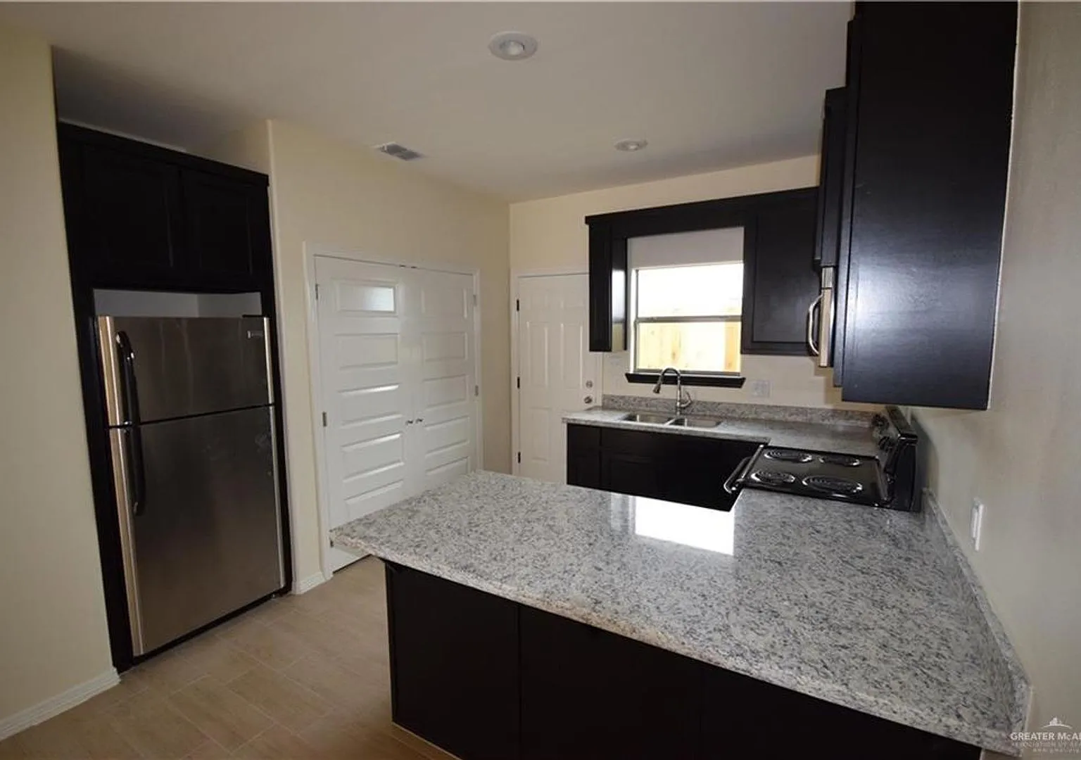 1217 Upas Drive — Photo 3