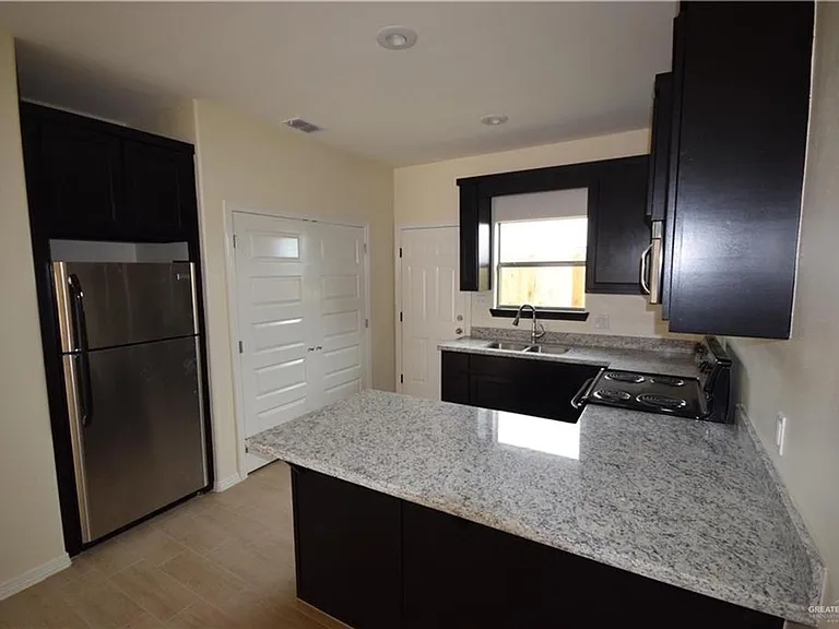 1217 Upas Dr — Photo 3