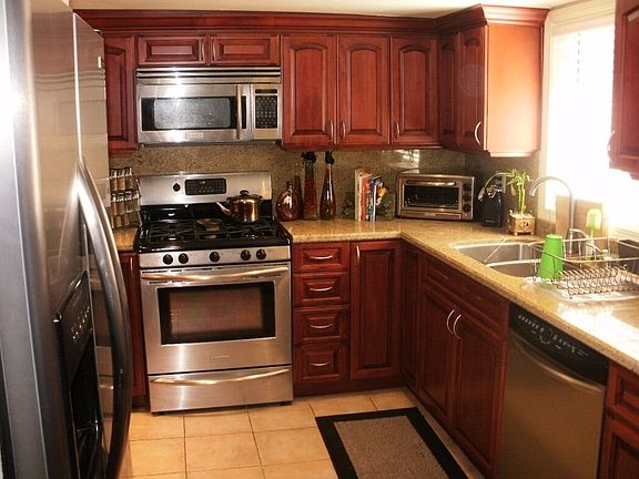 4th image of 618 N Howard St Unit 131